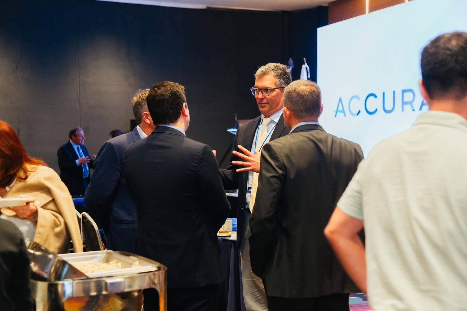 Dr. Eduardo Lovo, neurocirujano y radiocirujano especialista en tumores cerebrales — 3